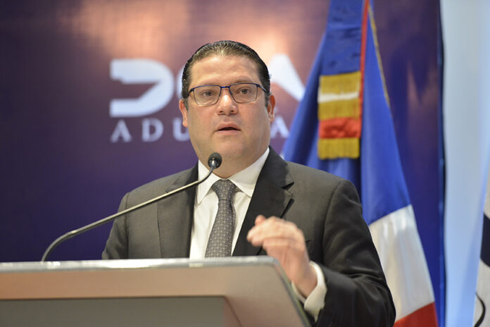 Director General de Aduanas, Eduardo Sanz Lovatón