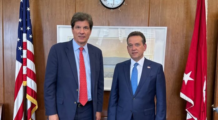 Ministro Bisonó se reúne con subsecretario de Estado José W. Fernández
