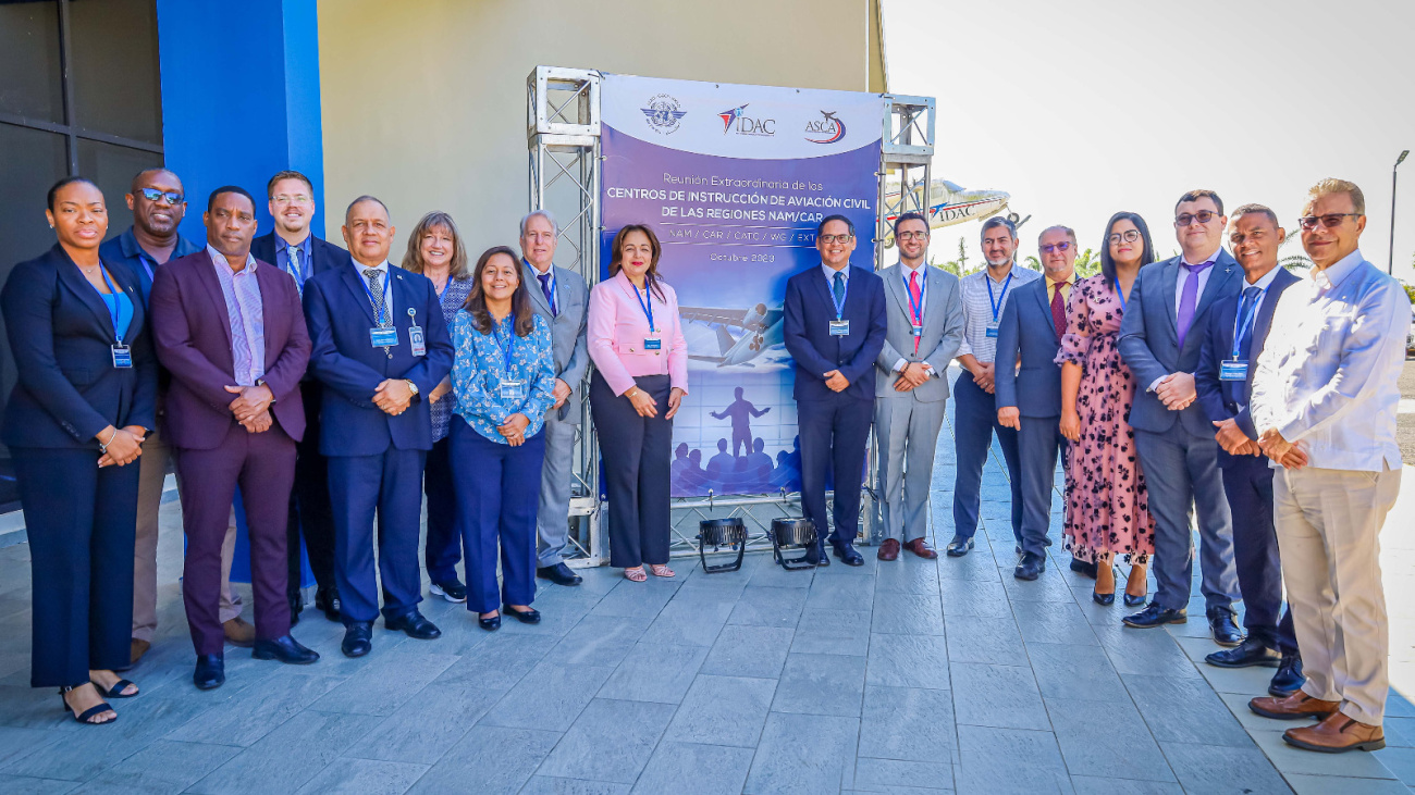 Directores, delegados y representantes de centros de instrucción de Aviación Civil de las regiones Norteamérica, Centroamérica y el Caribe